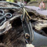 ワシの爪と羽モチーフ ヴィンテージ風ユニセックスペンダント｜上品な雰囲気で個性を添えるファッションネックレス