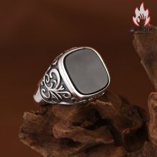 画像4: Antique Jewelry S925 シルバー ヴィンテージ加工 唐草紋 スクエア 黒瑪瑙埋め込み オープンリング メンズ シンプル個性派 (4)