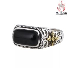 画像1: Antique Jewelry S925 シルバー ヴィンテージ加工 クロス唐草紋 黒オニキス埋め込み メンズリング 個性派デザイン (1)