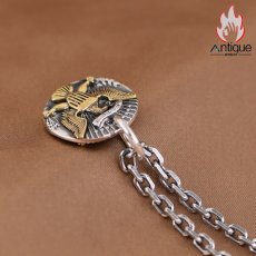 画像5: Antique Jewelry S925 シルバー製 ヴィンテージ仕上げ パンク・ヒップホップスタイル 金色イーグル彫刻 ラウンドプレートペンダント ユニセックスファッション (5)