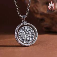 画像4: Antique Jewelry S925 シルバー ヴィンテージ仕上げ サーペント 天体モチーフ 回転式ペンダント メンズ 個性的 ユニークデザイン ネックレス (4)