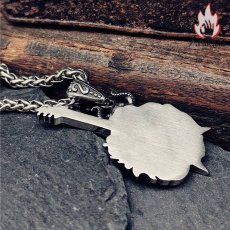 画像5: Antique Jewelry ダークデビルスカル エレキギター メンズネックレス レトロパンク風 チタンスチール ユニークデザイン ペンダント (5)