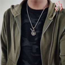 画像6: Antique Jewelry ダークデビルスカル エレキギター メンズネックレス レトロパンク風 チタンスチール ユニークデザイン ペンダント (6)