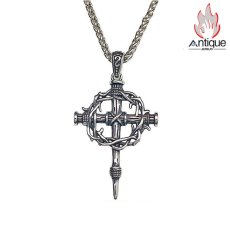 画像1: Antique Jewelry レトロスタイル 茨の輪 クロス釘 メンズネックレス 欧米風 個性的 チタンスチールペンダント (1)