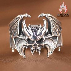 画像2: Antique Jewelry S925 純銀 メンズワイドリング 吸血鬼 コウモリ ドクロモチーフ ゴシック調 欧米風 おしゃれ 個性デザイン 指輪アクセサリー (2)