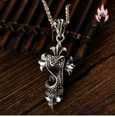画像5: Antique Jewelry S925 シルバー 十字架モチーフ ペンダントネックレス 蛇 パイソン巻き メンズネックレス ヴィンテージレトロ 個性デザイン 大人向けアクセサリー (5)