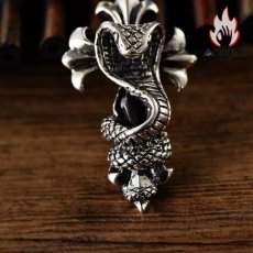 画像6: Antique Jewelry S925 シルバー 十字架モチーフ ペンダントネックレス 蛇 パイソン巻き メンズネックレス ヴィンテージレトロ 個性デザイン 大人向けアクセサリー (6)