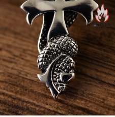 画像7: Antique Jewelry S925 シルバー 十字架モチーフ ペンダントネックレス 蛇 パイソン巻き メンズネックレス ヴィンテージレトロ 個性デザイン 大人向けアクセサリー (7)