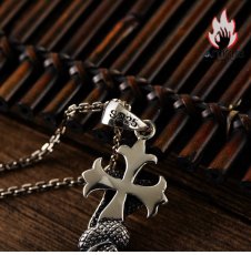 画像9: Antique Jewelry S925 シルバー 十字架モチーフ ペンダントネックレス 蛇 パイソン巻き メンズネックレス ヴィンテージレトロ 個性デザイン 大人向けアクセサリー (9)