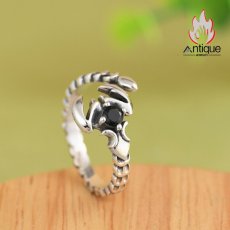 画像2: Antique Jewelry S925 シルバー シンプルなさそりデザイン 蠍座オープンリング オニクス付き ユニセックス (2)