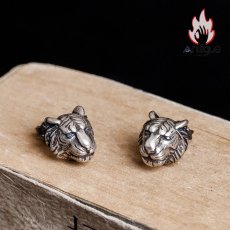 画像4: Antique Jewelry S925 シルバー レトロ 百獣の王トラデザイン メンズピアス 立体トラヘッドパンク風ピアス (4)