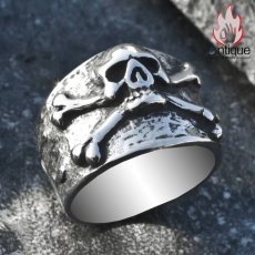 画像2: Antique Jewelry 個性的なバイカースカルリング 男性用 欧米風のチタンステンレススチール製指輪、ダークでアンティークなデザインが目を惹くストリートファッションアイテム (2)