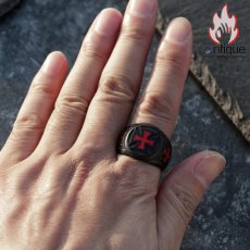 画像13: Antique Jewelry 男性向けのダークな十字架指輪。ヒップホップや潮流に合う個性的なタイタンスチールの食指リング、文芸的な印象もある (13)