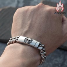 画像5: Antique Jewelry 香水スカルブレスレット メンズ チタン鋼バングル ユニークなレトロデザインの手飾り (5)