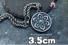 画像15: Antique Jewelry メンズネックレス レトロデザイン 両面彫り 蓮花 & 六字真言 チタンスチールペンダント (15)