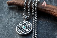 画像7: Antique Jewelry メンズネックレス レトロデザイン 両面彫り 蓮花 & 六字真言 チタンスチールペンダント (7)