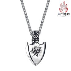 画像1: Antique Jewelry メ盾牌ネックレス チタン鋼 ヴァイキング コンパス 逆三角形ペンダント レトロ 学生向けアクセサリー (1)