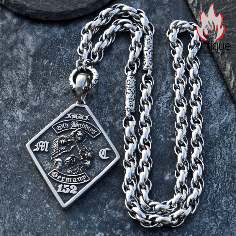 🔥個性的なスカルミリタリーネックレス、男の格好をアップ！🔥